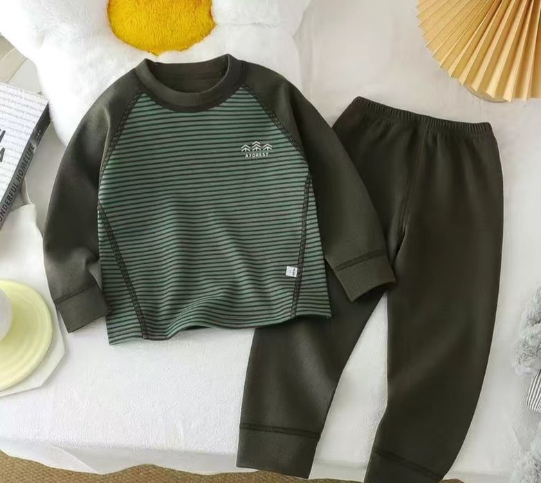 Продам костюмчик