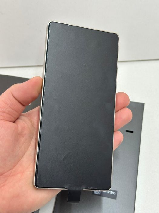 Продам новый Samsung S25 Ultra 512г