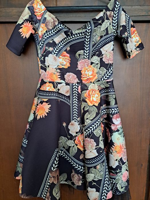 Дамска рокля с подплата от тюл