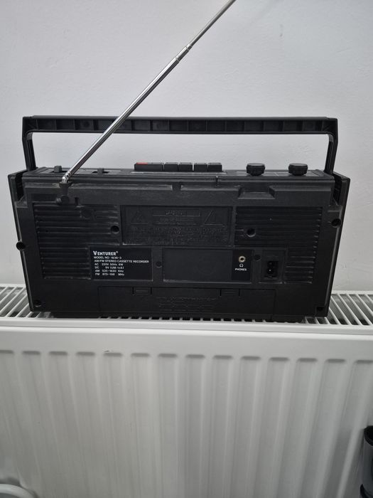 Vând Radio Venturer