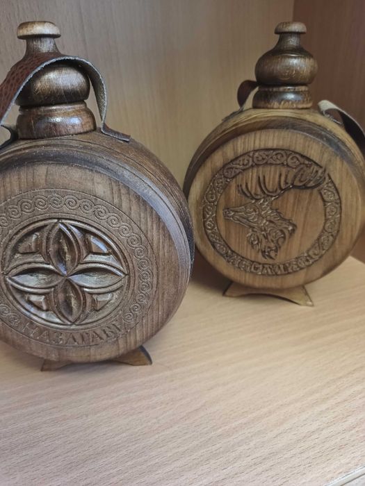 Гравирани дървени бъклици