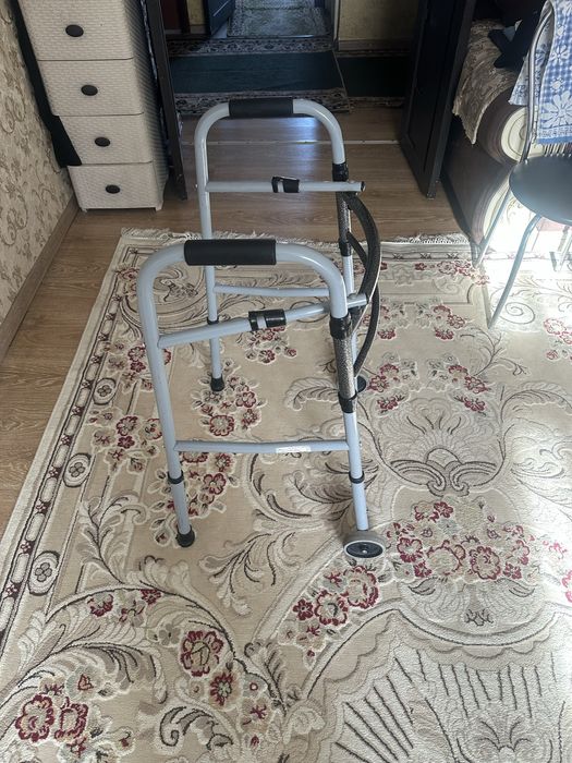 Ходунки с колесиками