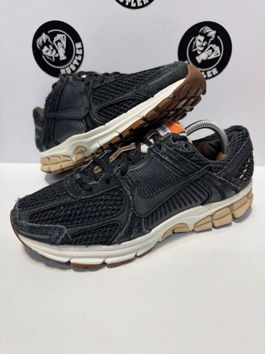Маратонки NIKE ZOOM VOMERO 5 .Номер 40.5