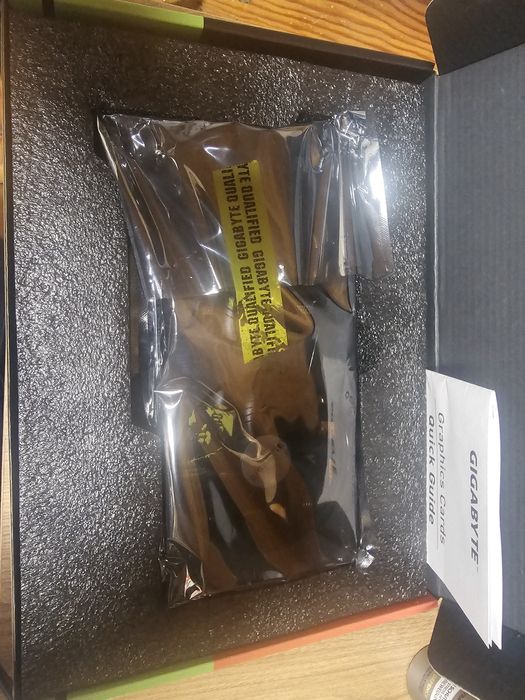 Gigabyte eagle RTX 3060 OC 12 GB / 2 вентилатора