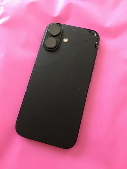 IPhone 16 за части