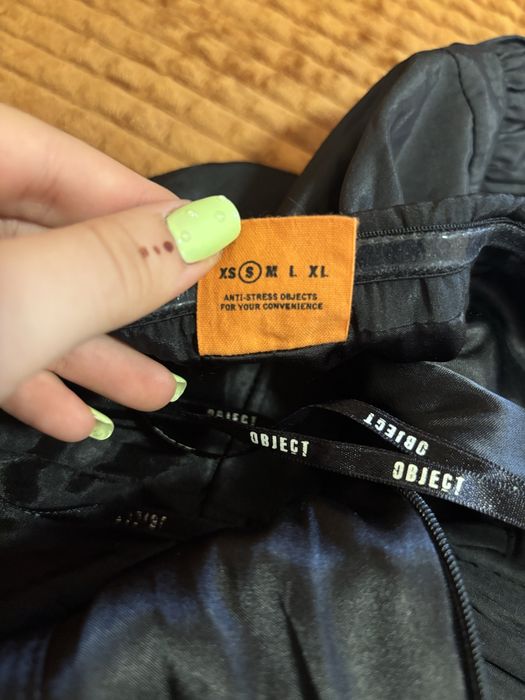 Къса черна рокля