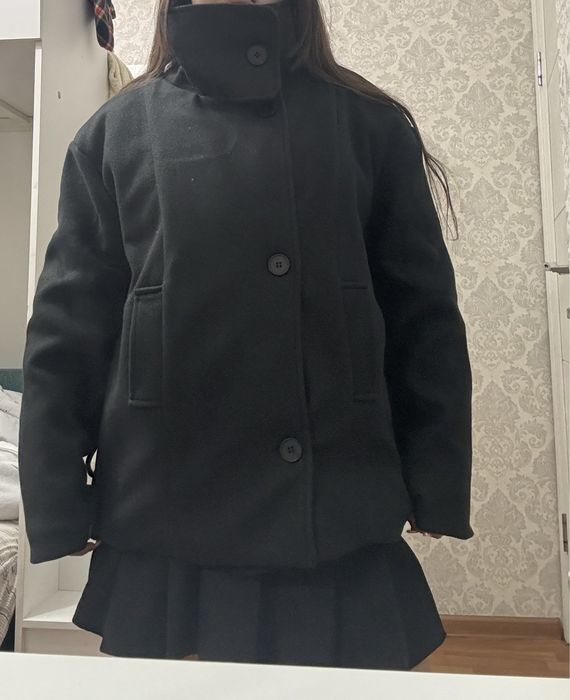 Пальто с высоким воротником