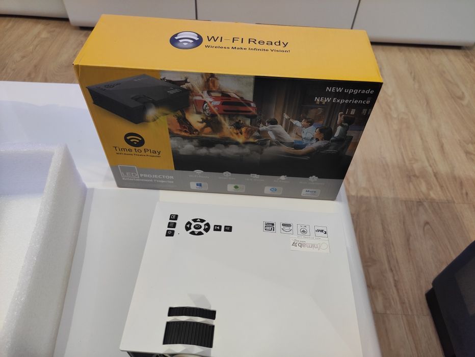 Мини Проектор UNIC UC68  Multimedia Home Theatre LED HD 1800 lumens