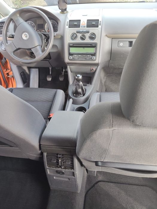 VOLKSWAGEN Touran 2009 — imagine 3