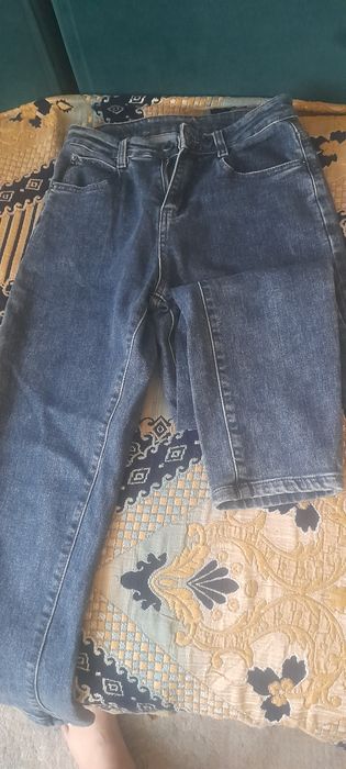 Продам джинсы женские