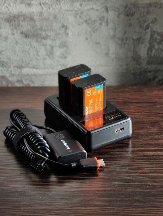 Аккумуляторы Sony NP-FW50 2шт.
и зарядное устройство 
2 шт. Аккумулят