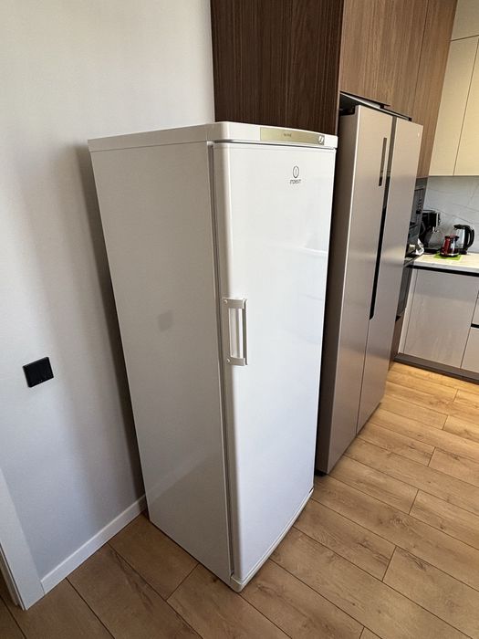 Морозильник Indesit