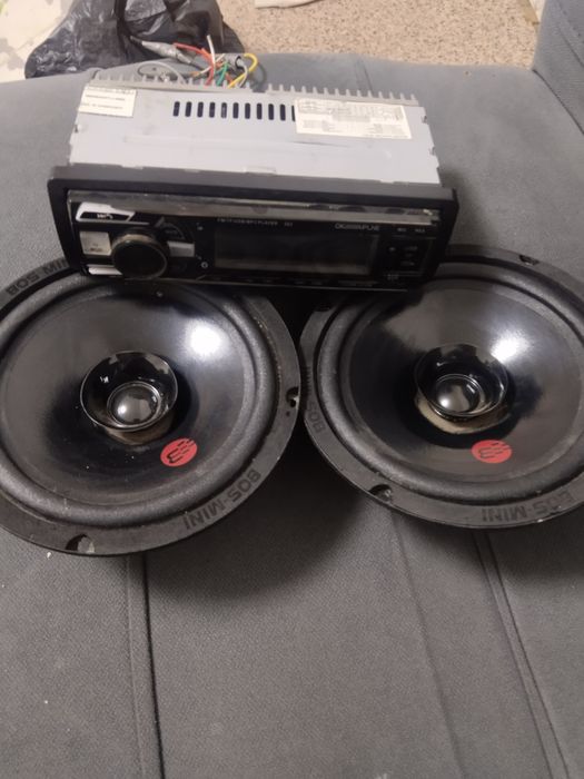 Продам магнитафон с калонкай,