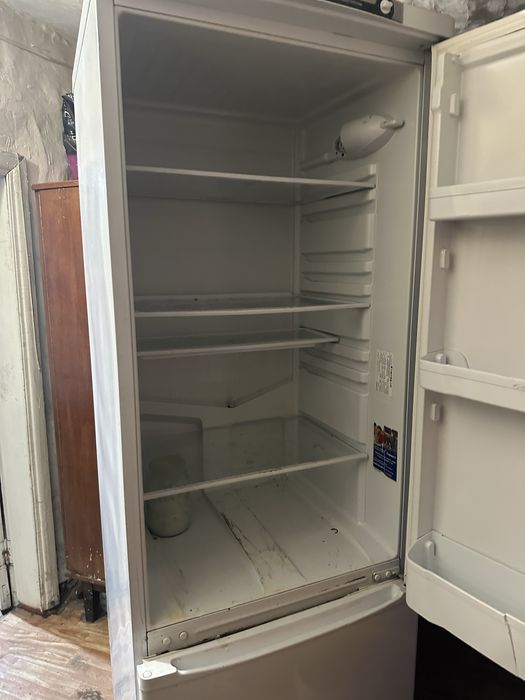 Холодильник INDESIT  в рабочем состоянии