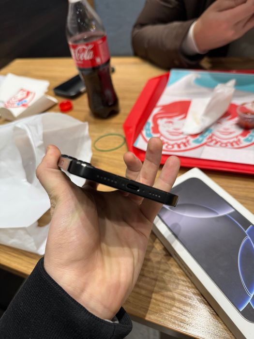 iPhone 16 pro max black, 256GB, dualsim, 94%.