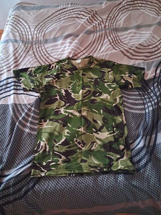 Камуфлажни ризи, тениски, шапки