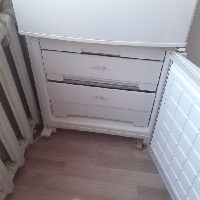 Холодильник белый