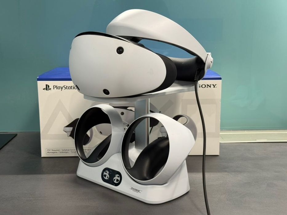 Sony PlayStation VR2 + Charging Station - гаранция до декември 2026 г.