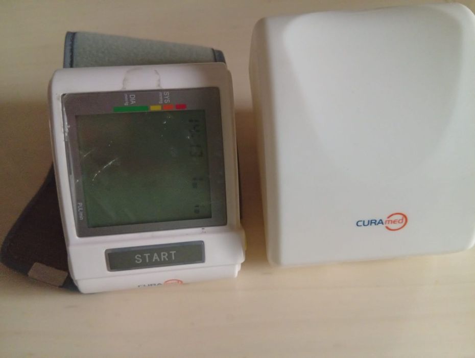 Тонометр электронный Curamed Германия