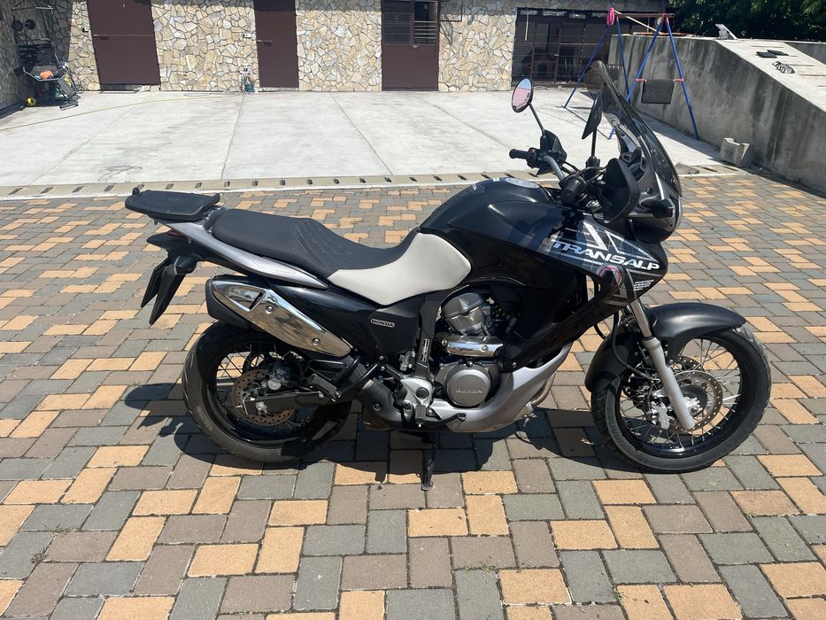 Vand honda  xl 700 v transalp  impecabila