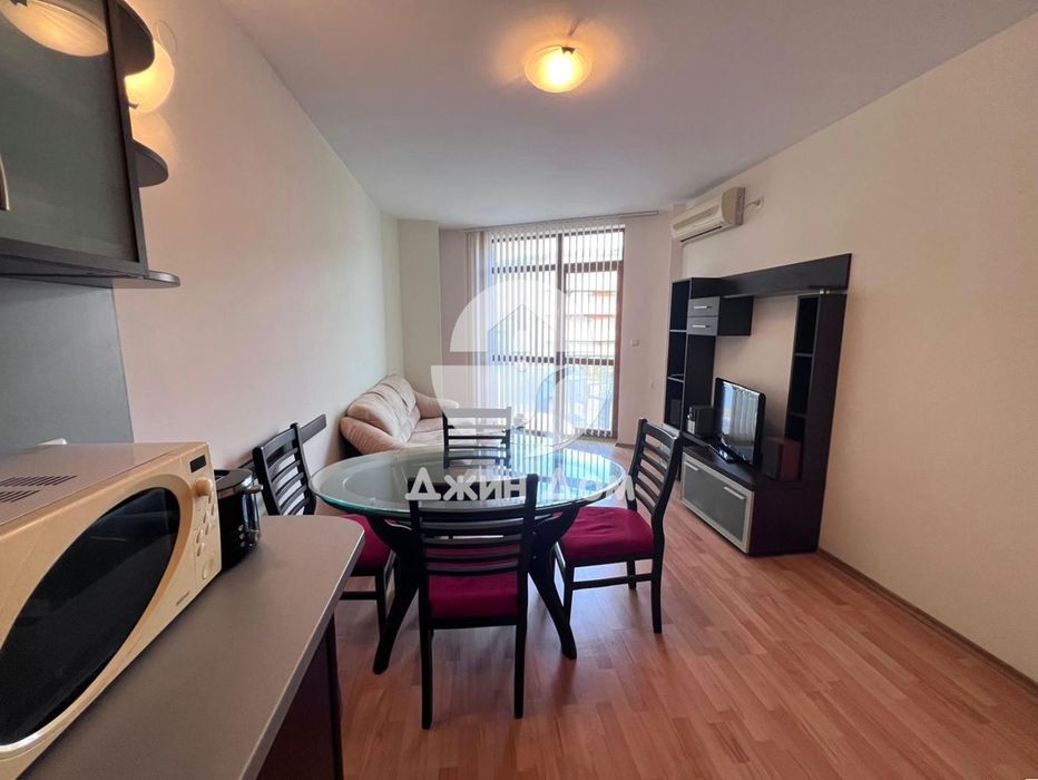 Двустаен апартамент в к-с Старфиш, Свети Влас