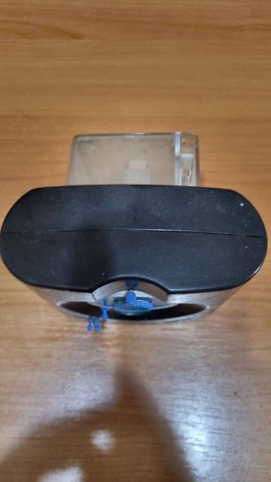 Hranitor pesti acvariu