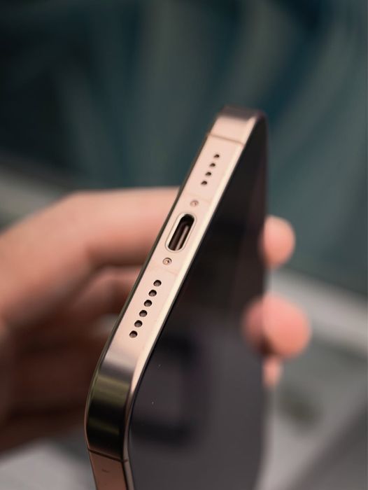 Yangi  iphone 16 pro max 256. 95 yoks