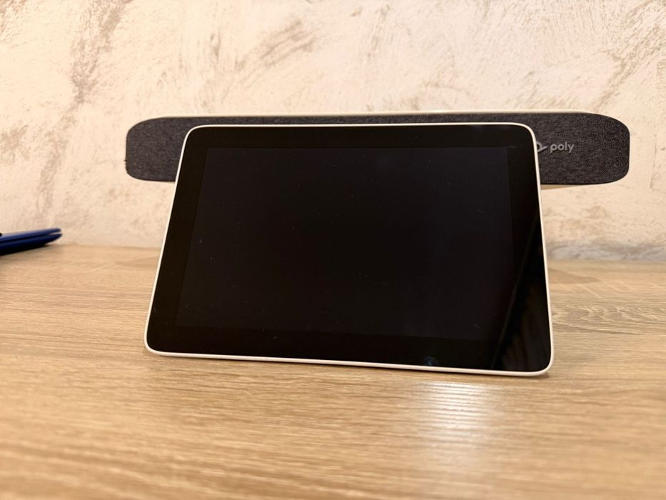 Sistem de conferințe video Poly Studio X30 4K UHD