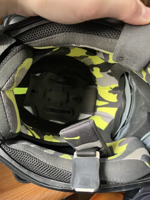 Каска мотокрос черно бяло