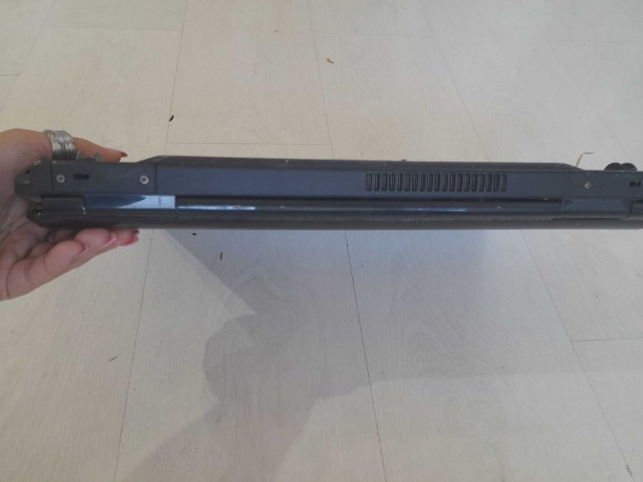 Лаптоп ASUS Pentium(R') Dual-Core CPU