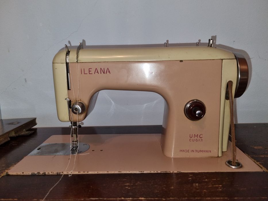 Mașina de cusut Ileana manuala vintage