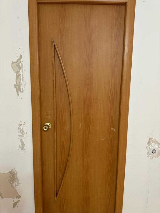 Двери межкомнатные  б/у