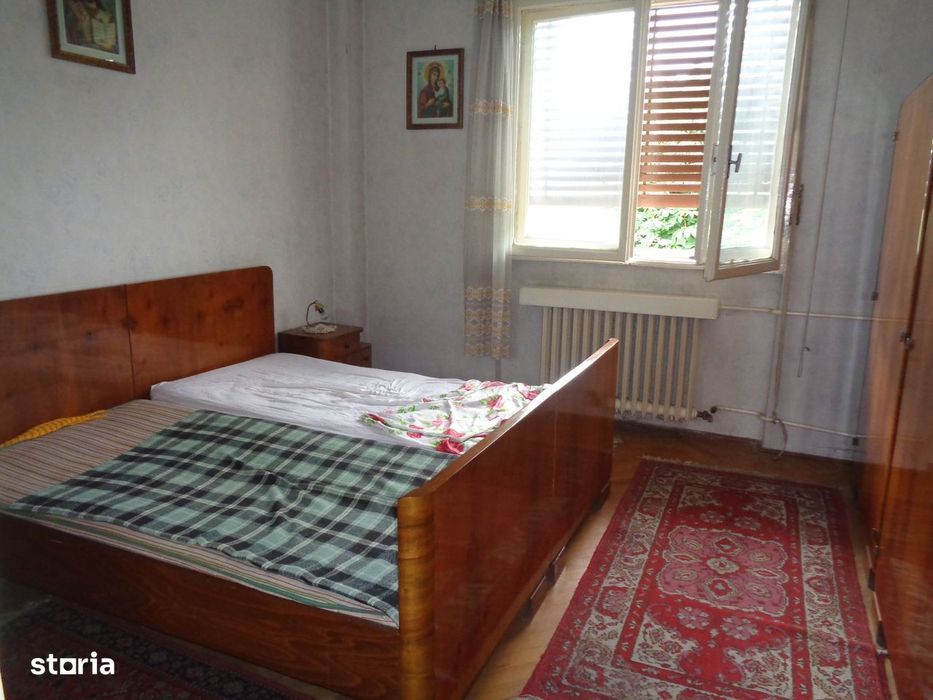 Apartament 2 camere, 109 mp CENTRU etaj 2 bloc caramida garaj, boxa