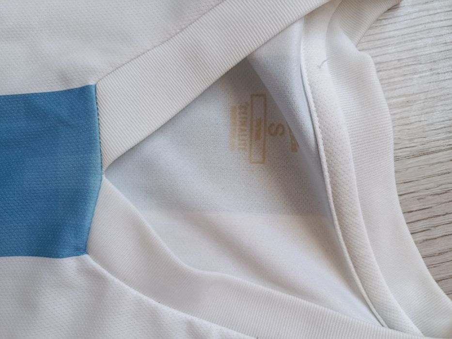 Tricou cu Argentina Pe spate cu Messi  ediție limitată  preț 100lei