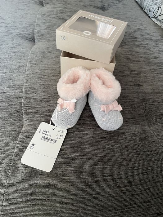 Пухени бебешки боти Mayoral