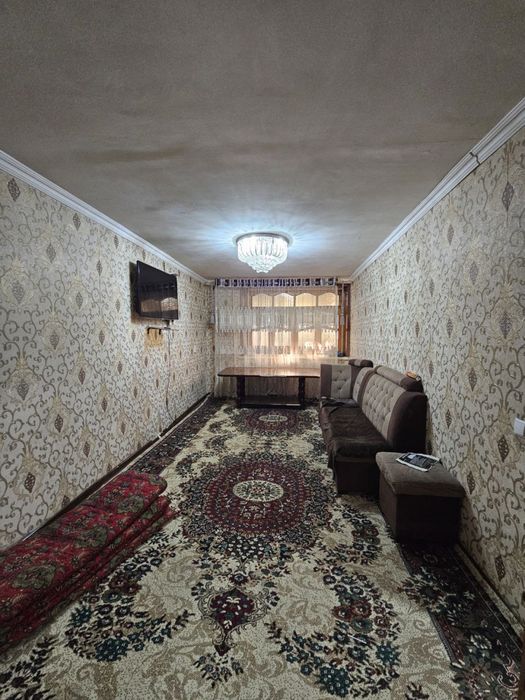 Продается 4х комнатная кв. 2й этаж. Микрорайон.