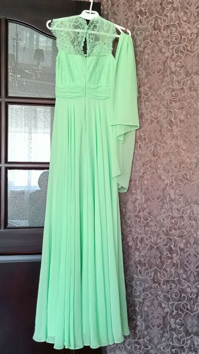 Продам платье новое , цена 75 000 ТН, отдам за 40000 тн