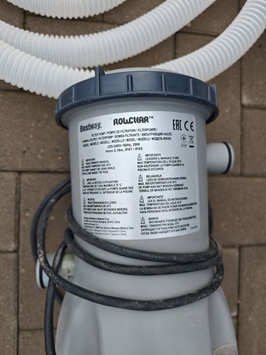 Продавам филтърна помпа за басейн Bestway