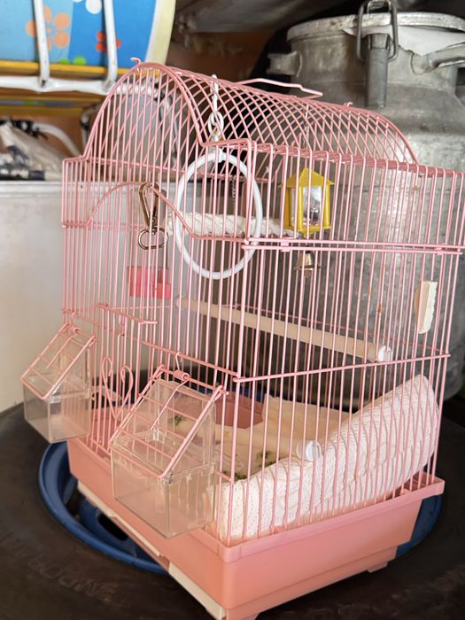 Продам клетку для волнистых попугаев