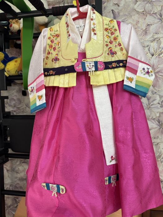 Ханбок для девочки с шапочкой