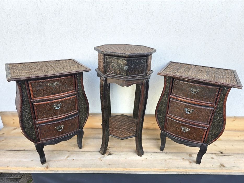 Vând set mobilier noptiere/comode instil oriental și 1 stand octogonal