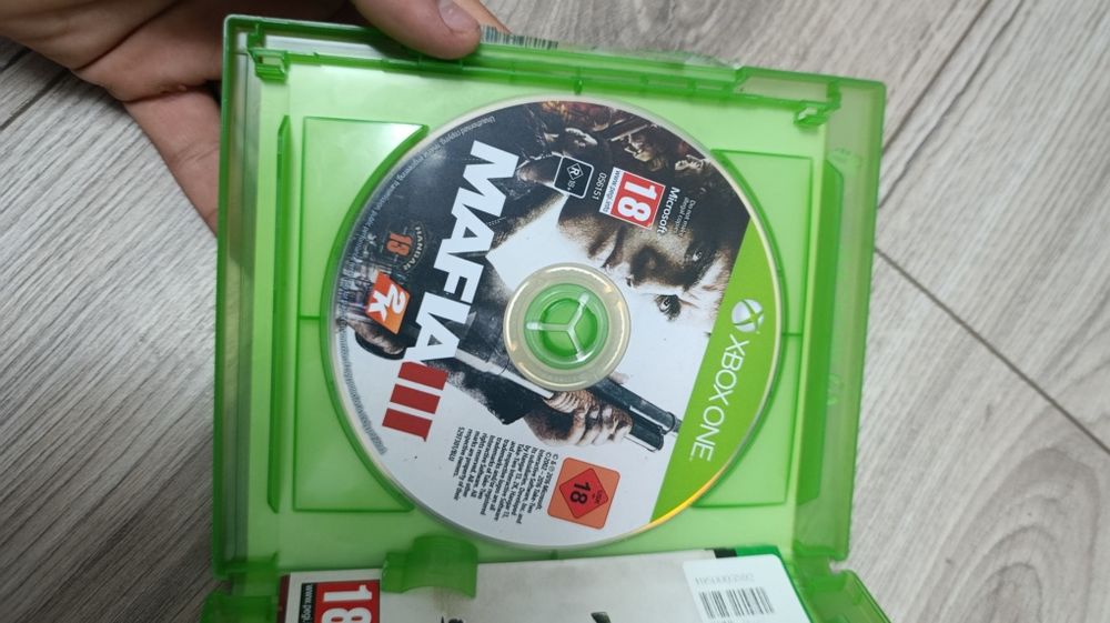 Mafia 3 xbox cd.
