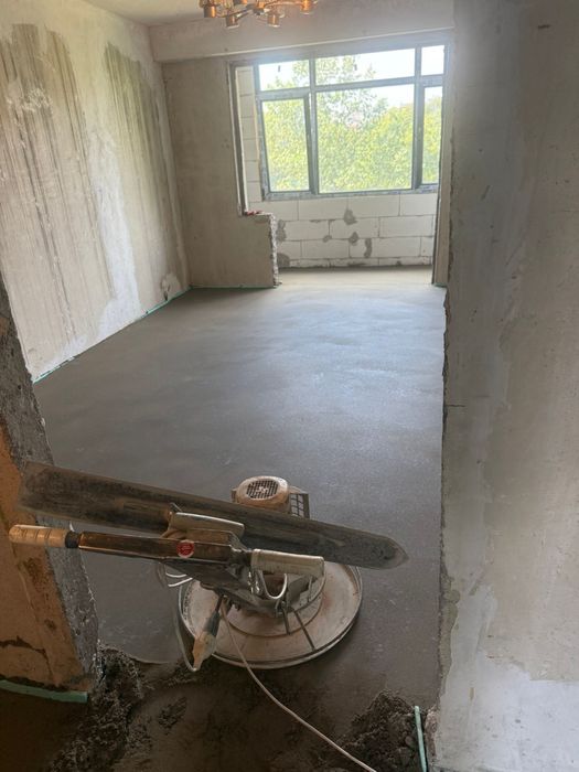 Машинно полагане на шлайфана замазка