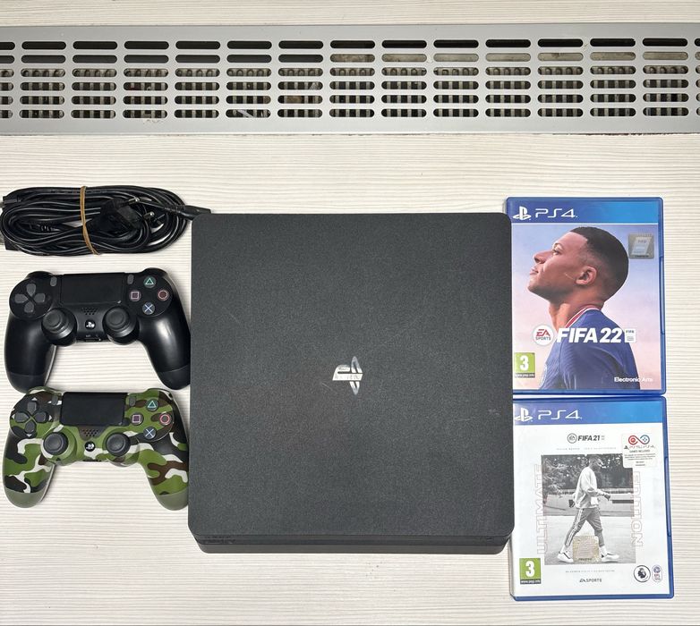 PS4 Slim 1TB SSD Samsung + 2 Controllere + 2 jocuri -Stare Foarte Bună