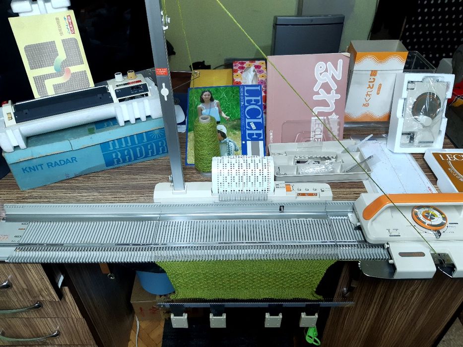 Вязальная машина Silver Riccar Lecle