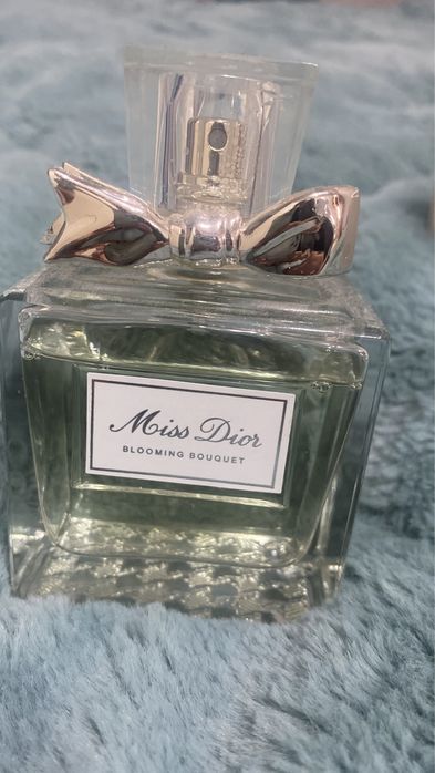 Парфюми пръскани няколко пъти