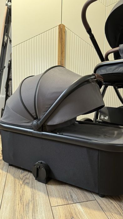 Продам детскую коляску 2в1