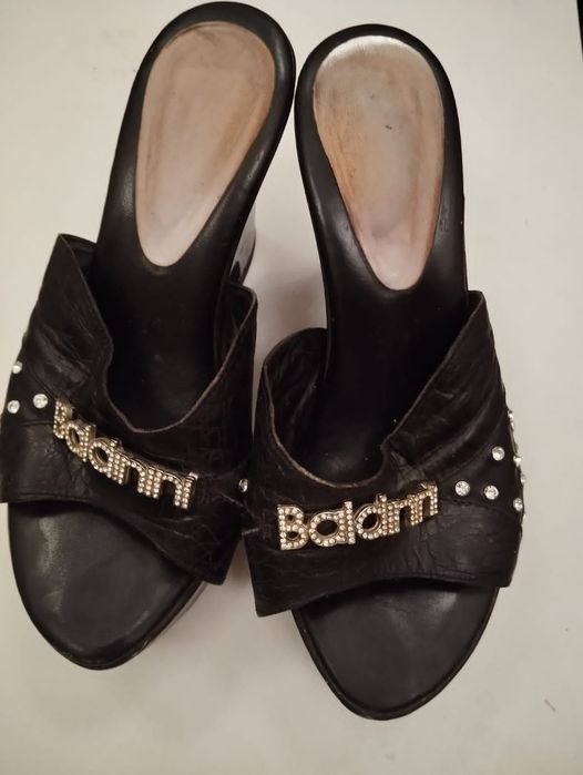 Обувь женская отдам