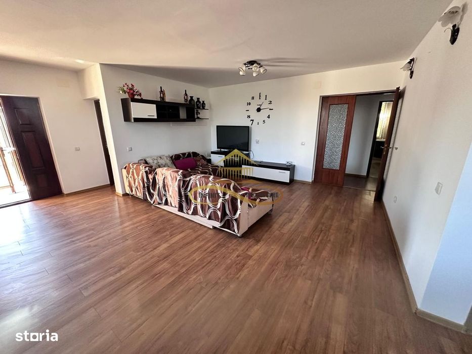De vanzare casa 4 camere Siretu Saucesti