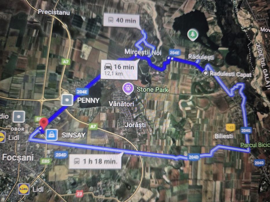 Vând teren intravilan  Com. Vânători.